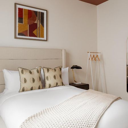 Found Hotel Chicago River North Bagian luar foto