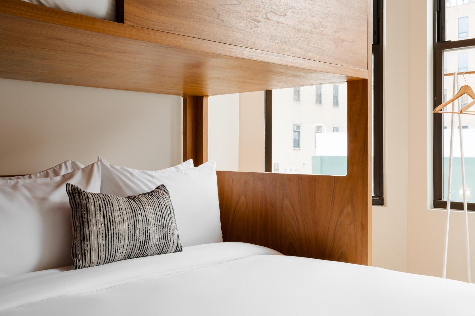 Found Hotel Chicago River North Bagian luar foto