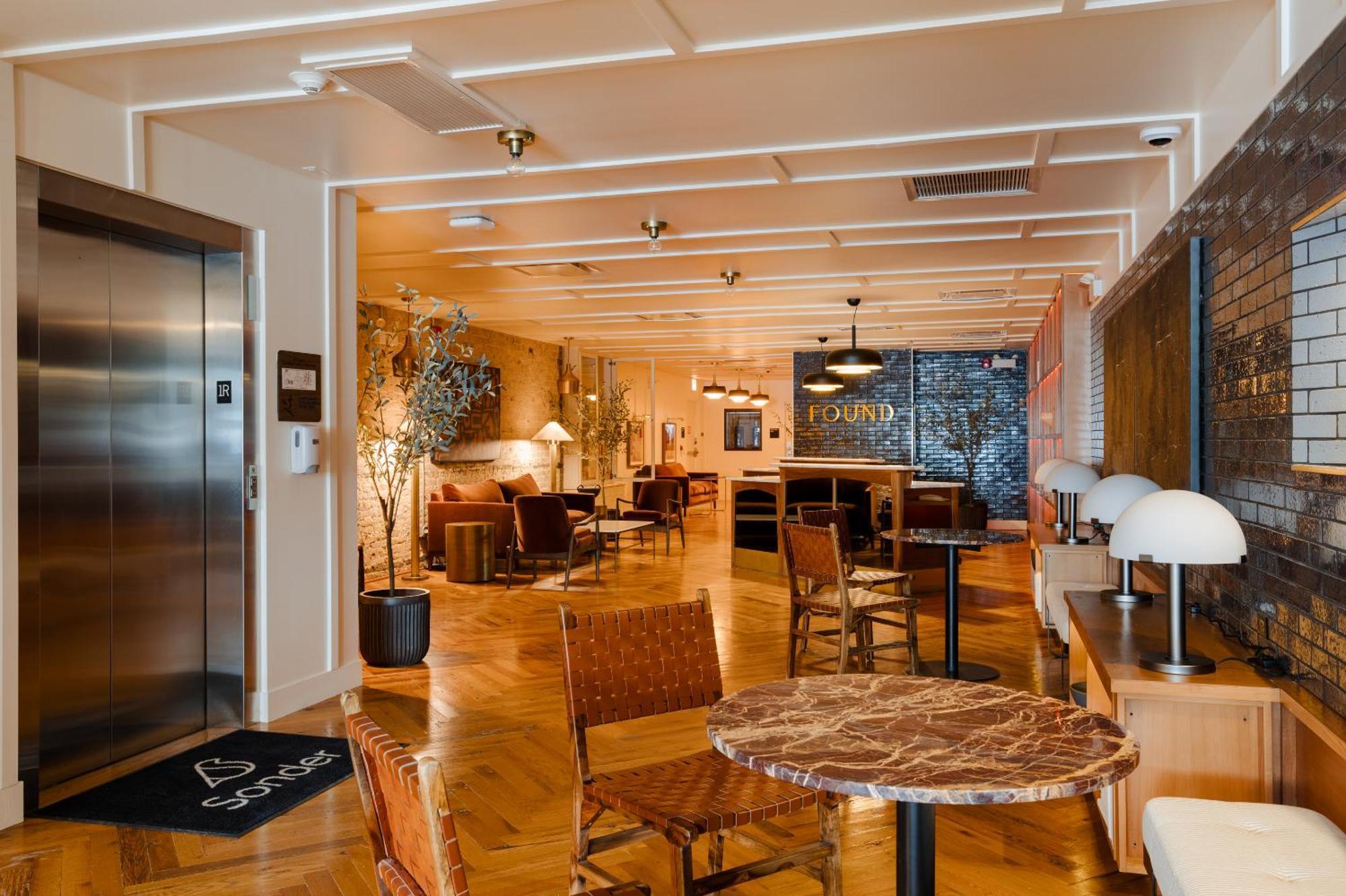 Found Hotel Chicago River North Bagian luar foto